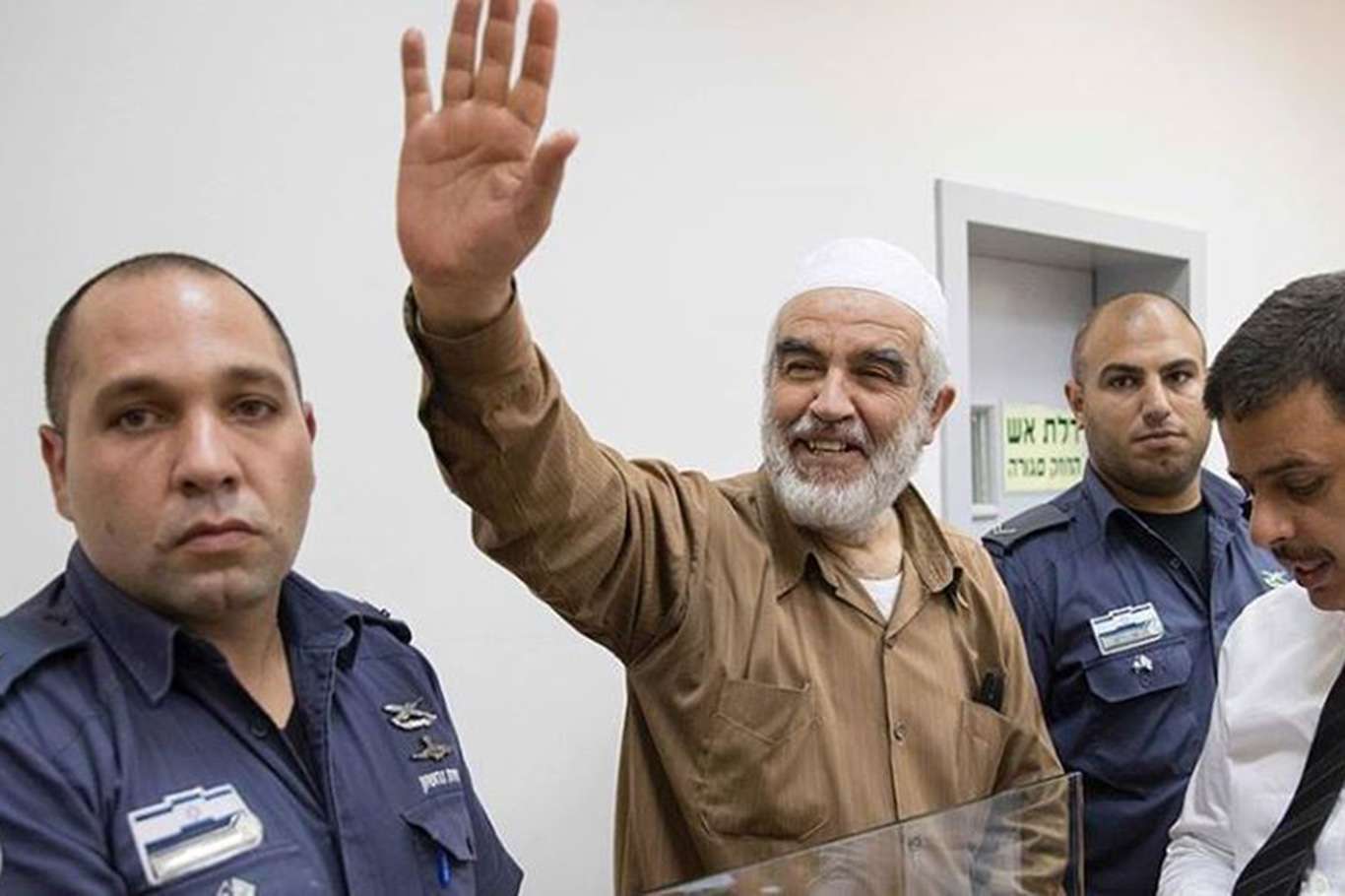 İşgal rejiminin sözde mahkemesi Şeyh Raid Salah’ın hücre hapsi süresini uzattı İşgal rejiminin sözde mahkemesi Şeyh Raid Salah’ın hücre hapsi süresini uzattı